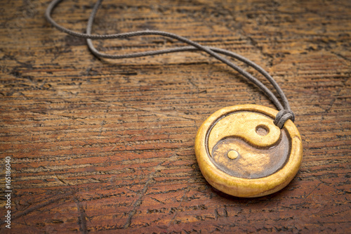 Fotografie yin and yang pendant