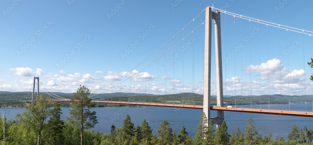 Fototapeta premium Högakustenbron
