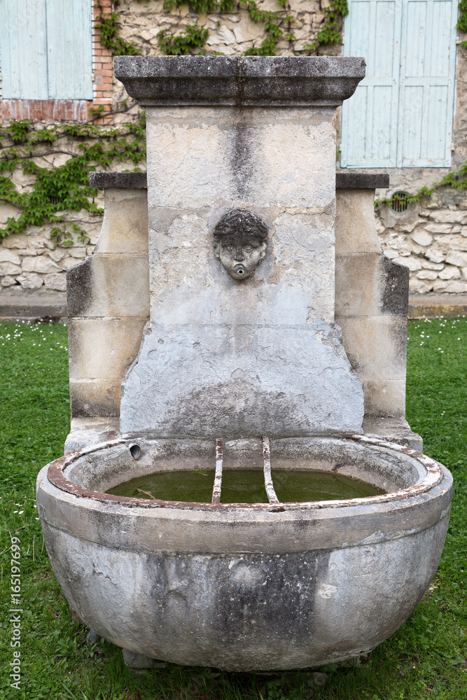 Fontaine en Provence - Pernes les Fontaines (Vaucluse) Fontaine en Provence - Pernes les Fontaines (Vaucluse)