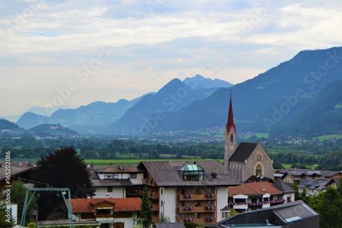 Dorf in den Alpen