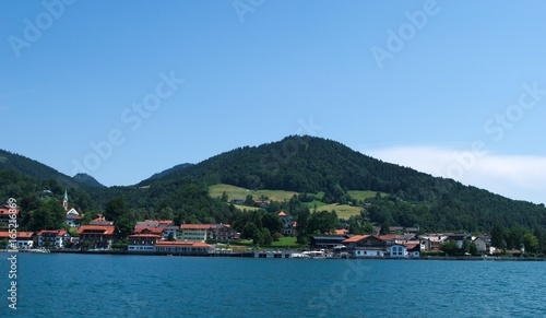 Boating on the Tegernsee with a view over Traunstein © Milan