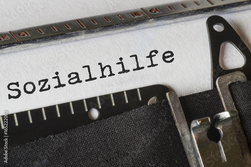 Sozialhilfe, Text Schreibmaschine photo