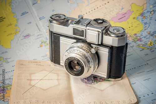 appareil photo vintage voyage passeport