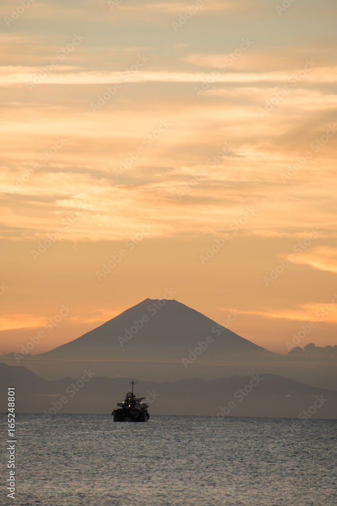 Seas at sunset and Mt. Fuji