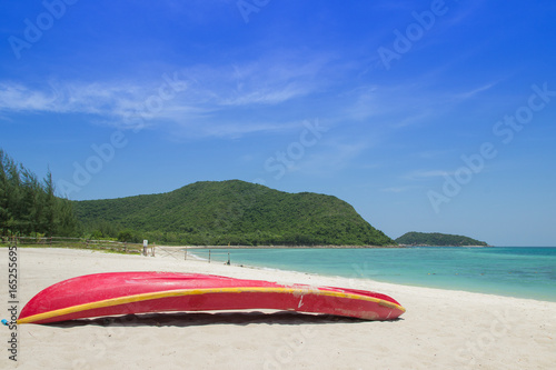 Beautiful beach in the samae san island photo