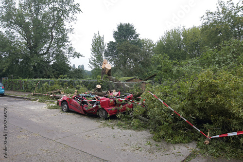 Unwetter Schäden - Gewitterfront photo