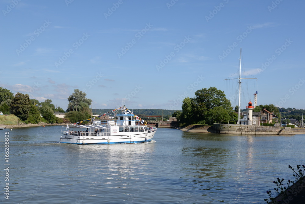 Fototapeta premium Schiff bei Honfleur, Normandie