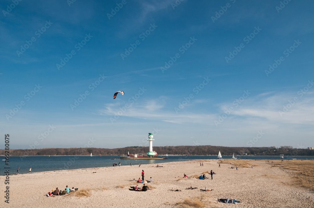 Obraz premium Kietesurfer am Falkensteiner Strand