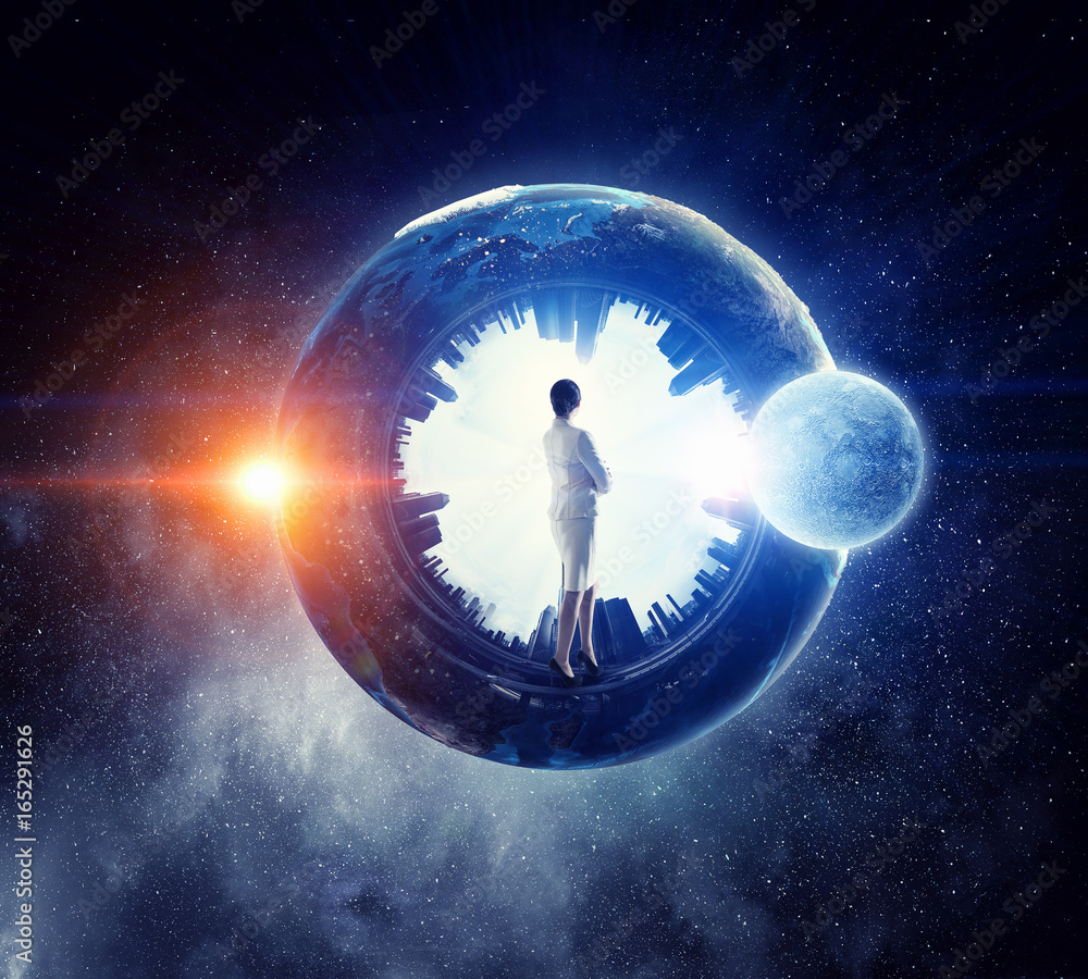 Obraz premium Thinking wide and global