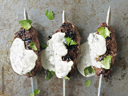Obraz na płótnie rustic greek middle eastern lamb kofta w salonie