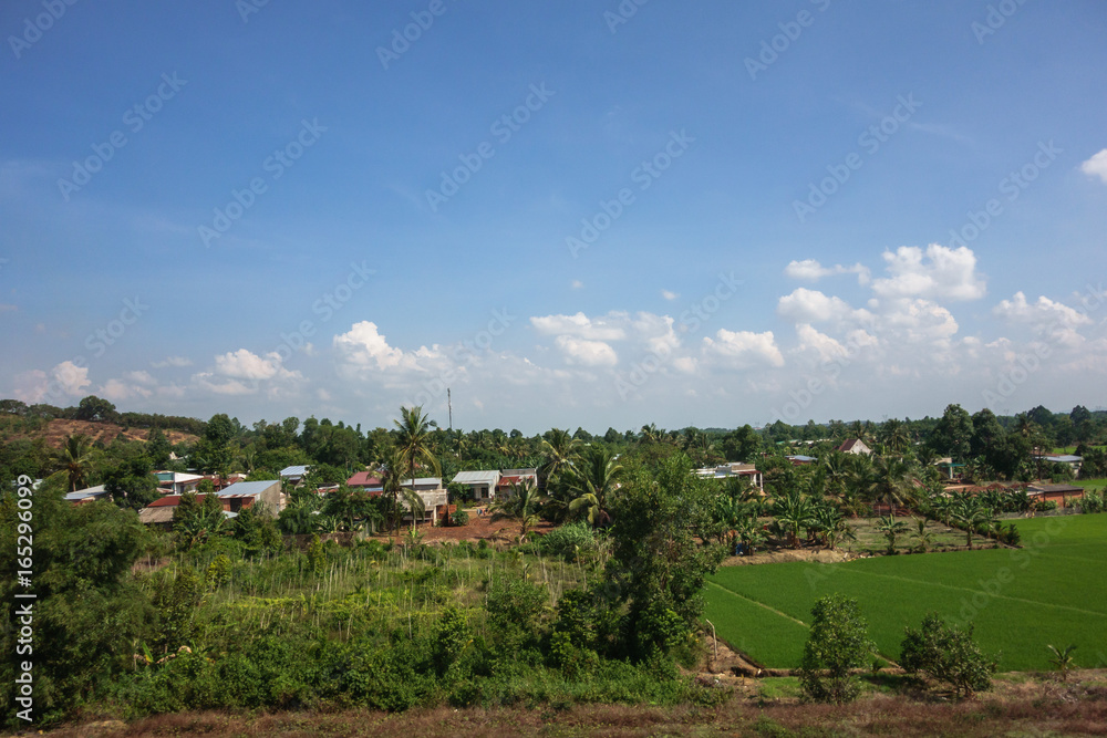 ベトナム ラドン県 田舎の風景　山空