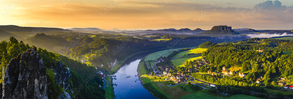 Obraz premium Saxon switzerland panorama from the vantage point Bastei