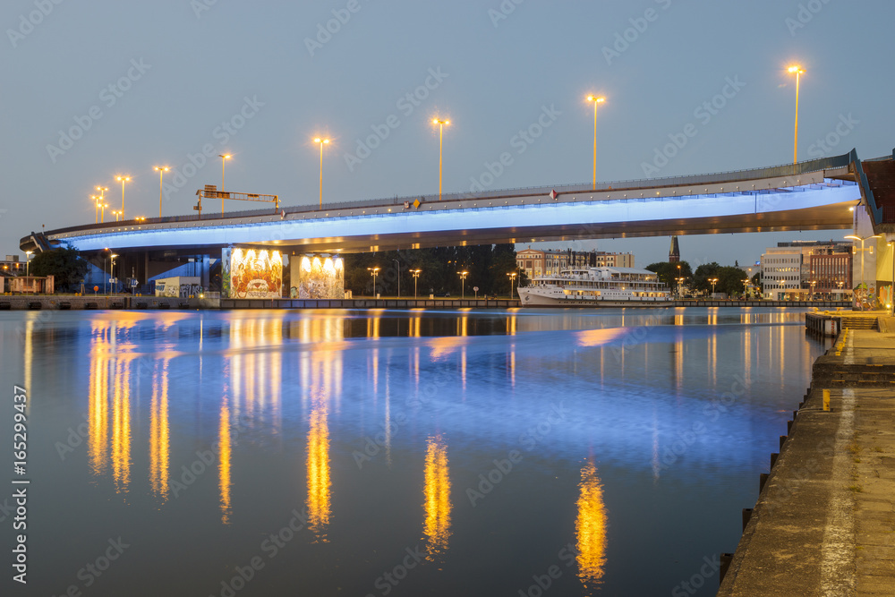 Obraz premium Boulevards river and waterfront city on the Oder River in Szczecin