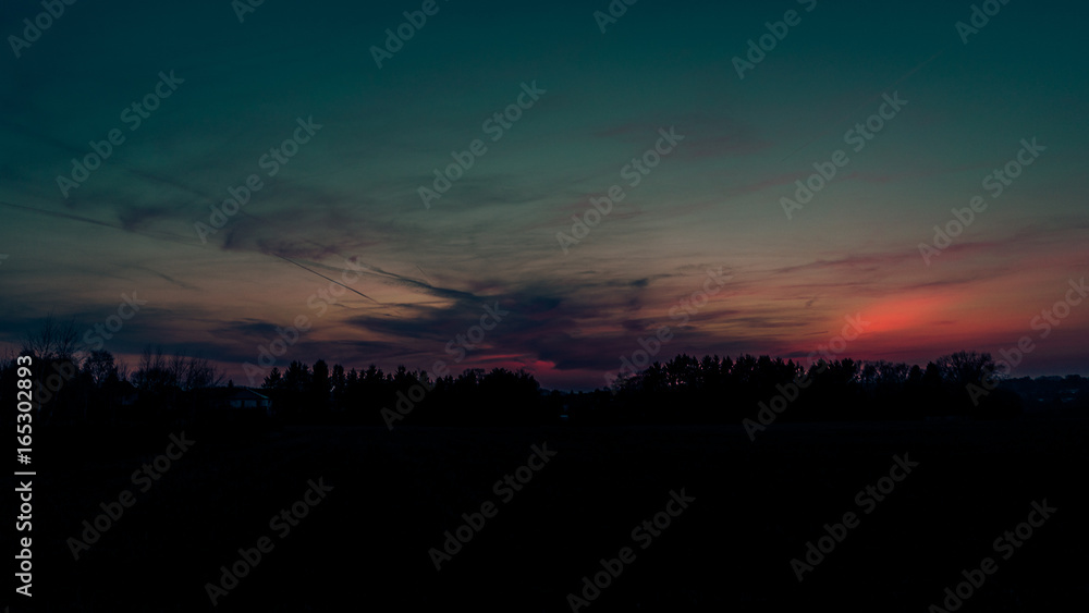 Blaue Stunde auf einem Feld in Bielefeld