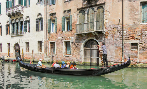 Venice gondola © guy