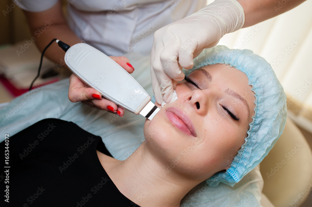 Cosmetology. Hardware cleaning of pores. Cosmetology. Hardware cleaning of pores.