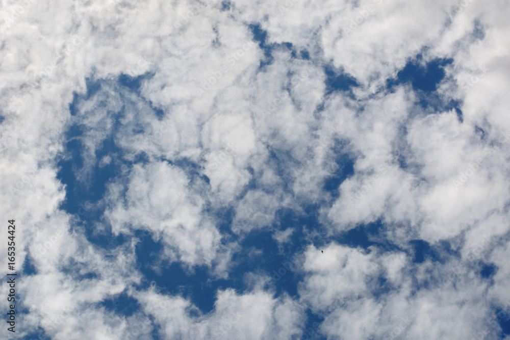 Fototapeta premium dramatic sky with dynamic cloud arrangement