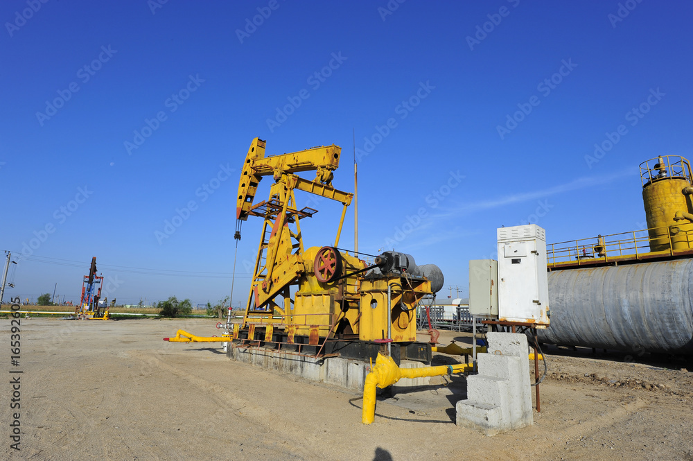 The pipe and valve oil fields The pipe and valve oil fields