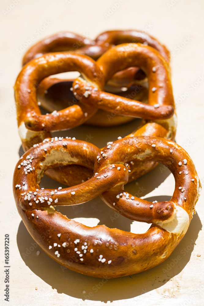 Brezen hintereinander liegende Brezen hintereinander liegende