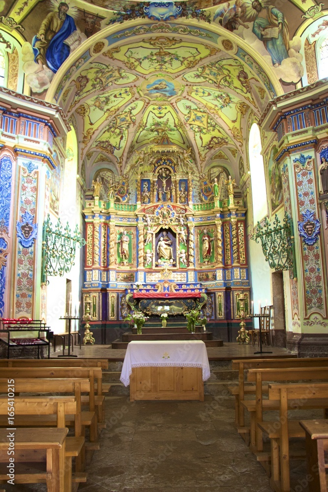 Fototapeta premium petite chapel en savoie 1