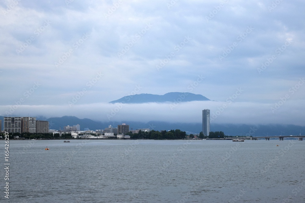 雲海の上の比叡山