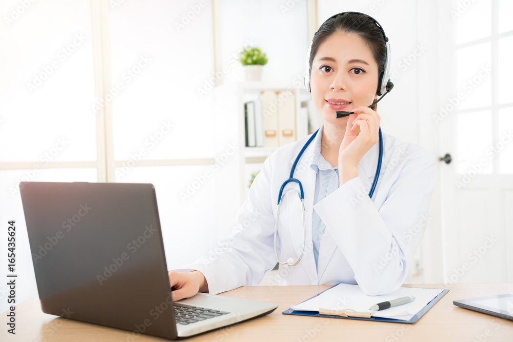friendly doctor explain patient's sick condition friendly doctor explain patient's sick condition