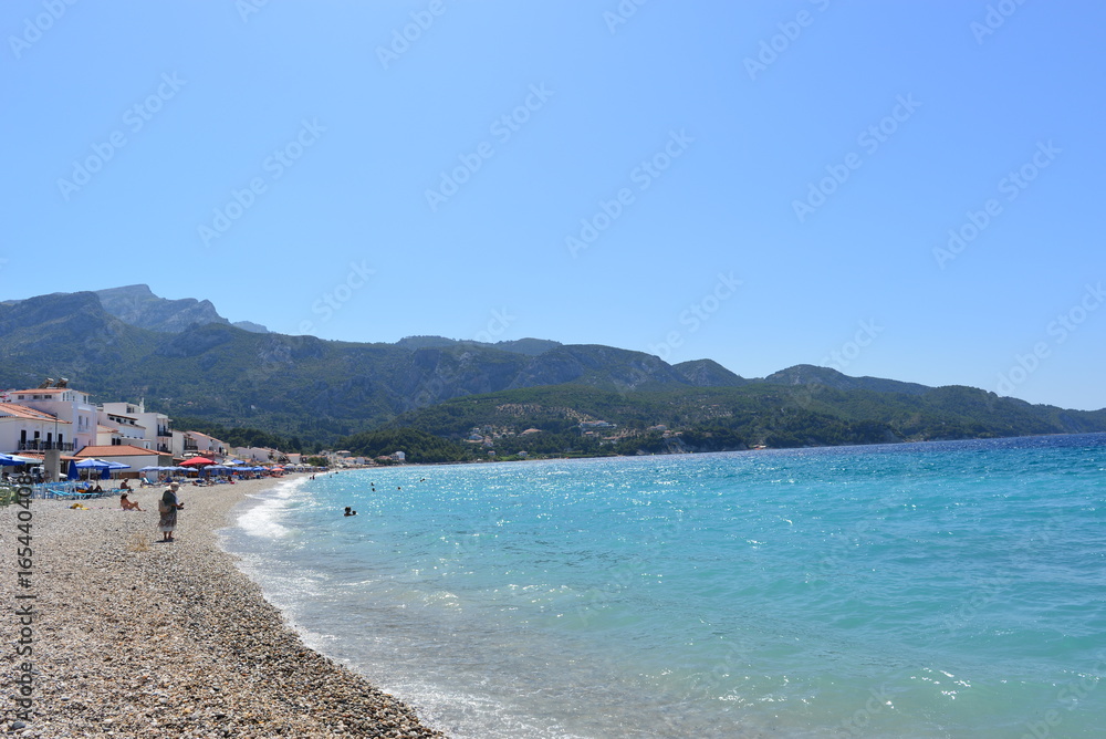 Traumstrände in Kokkari auf Insel Samos in der Ostägäis - Griechenland 