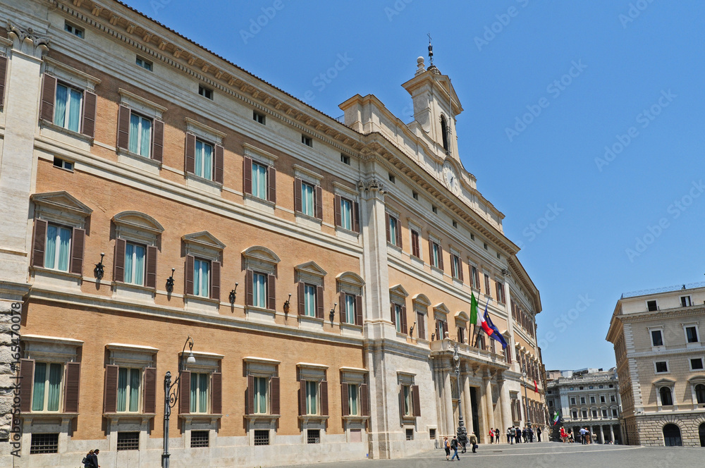 Roma, il Palazzo di Montecitorio