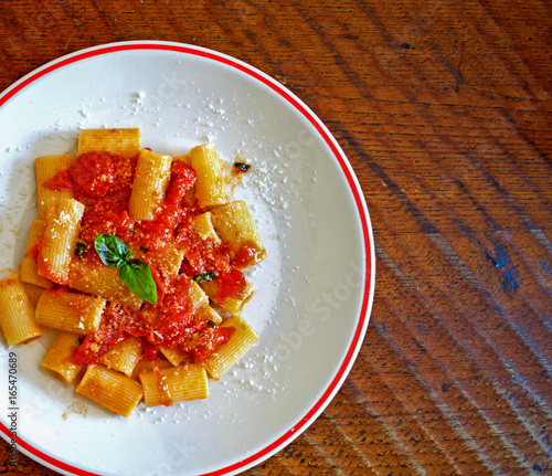 rigatoni with tomato and basil photo