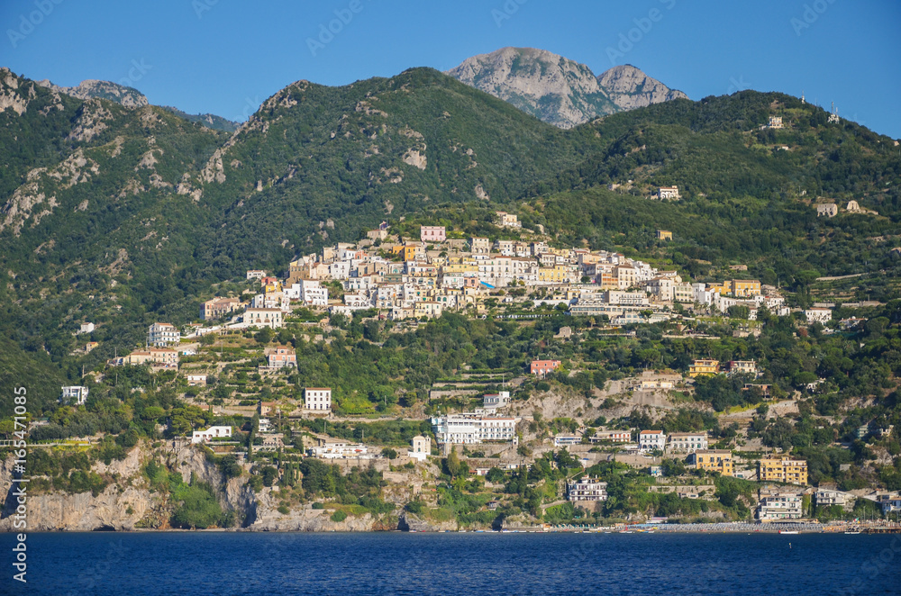 Naklejka premium Vietri Sul Mare w południowych Włoszech 
