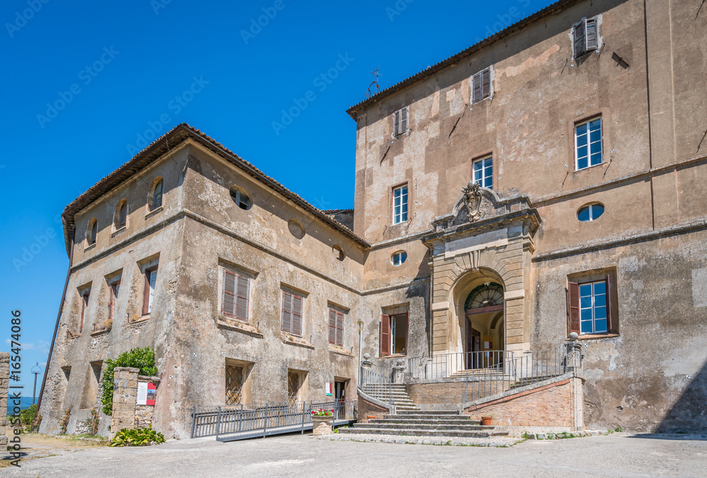 Obraz premium Borgia's Fortress in Subiaco, province of Rome, Latium, central Italy.