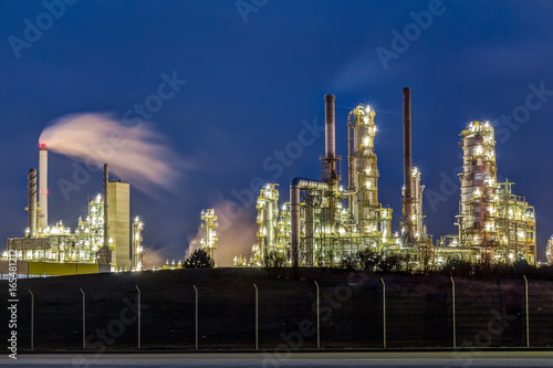 Chemische Industrie - Leuna-Werke bei Nacht