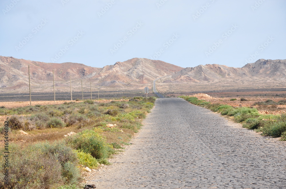 Route pavée désert Boa Vista Cap Vert