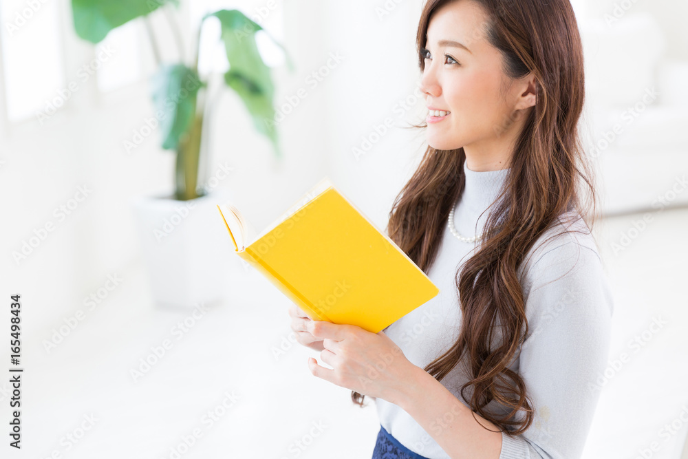 本を読む女性 本を読む女性