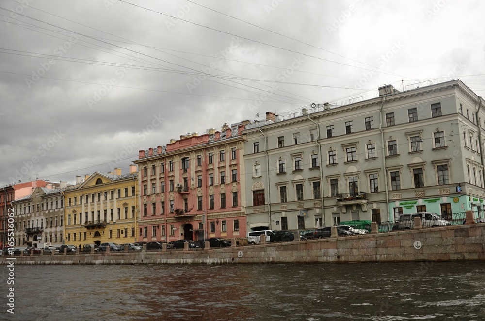Saint-Pétersbourg : Croisière sur la Neva en bateau-mouche (Russie)