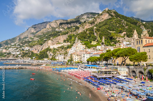 Malowniczy widok kurortu Amalfi w południowych Włoszech 
