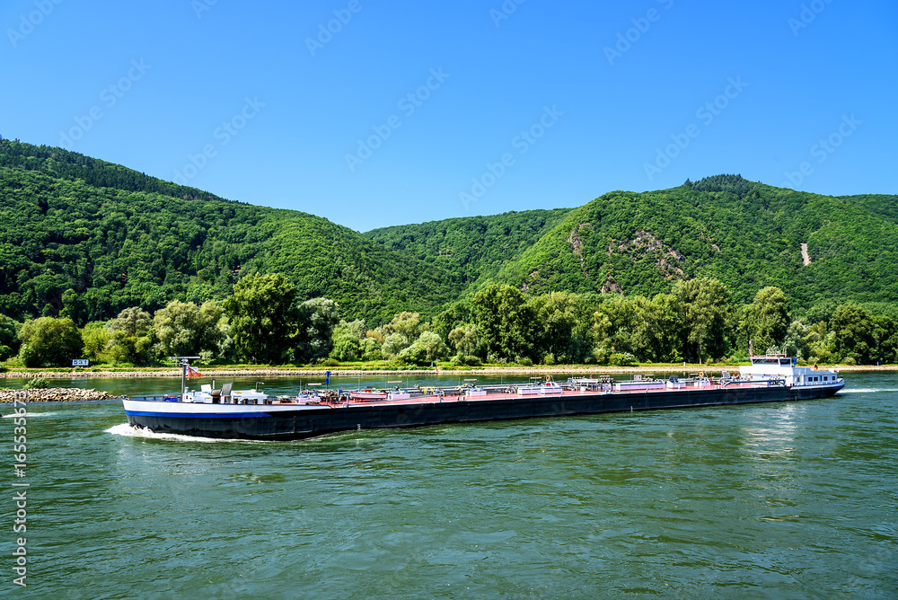 Obraz premium Lastkahn Rhein Transport Fluss