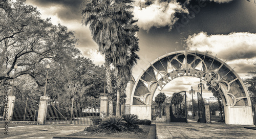 Tableau sur toile NEW ORLEANS - FEBRUARY 2016: Armstrong Park on a beautiful day