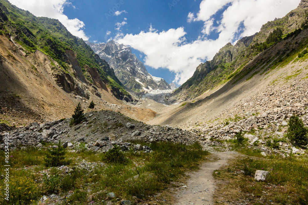 Fototapeta premium Path in Caucasus mountains to Chalaadi glacier
