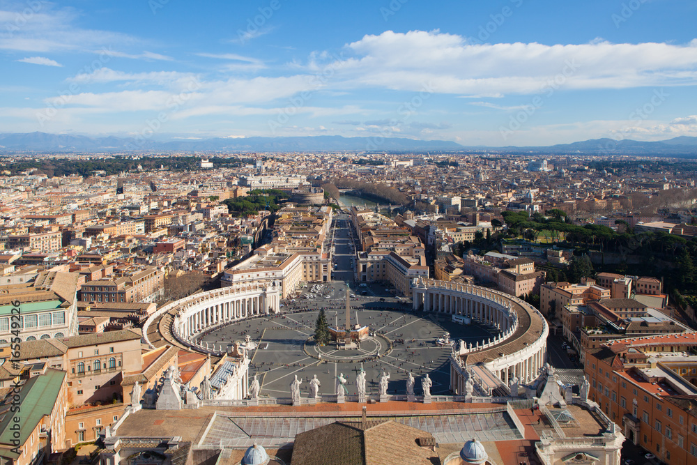 Blick vom Petersdom über Rom