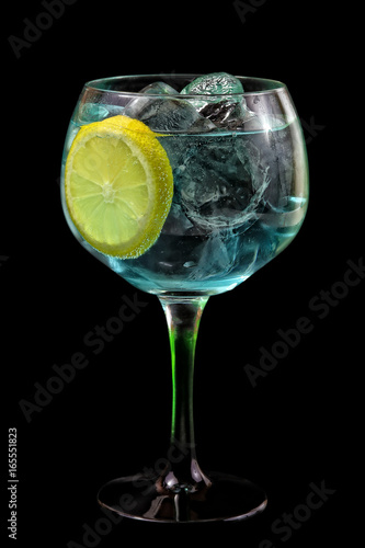 Gin tonic, gin club, copa de ginebra foto de Stock | Adobe Stock