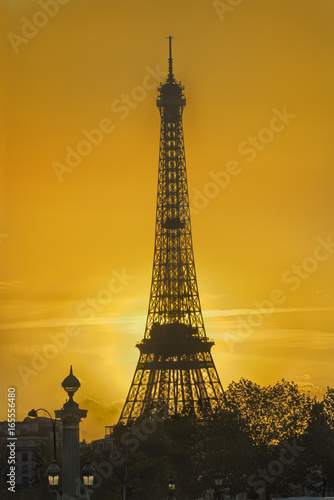 A sunset on the Eiffel Tower viewed from rue de Rivoli © David Henry