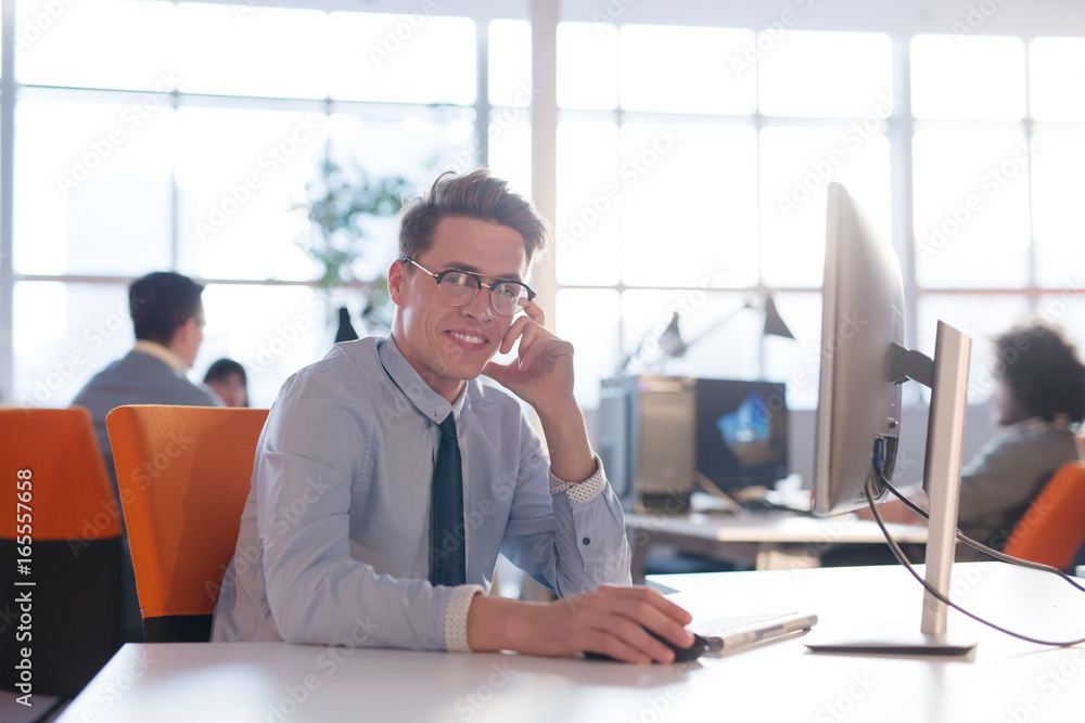 Fototapeta premium businessman working using a computer in startup office