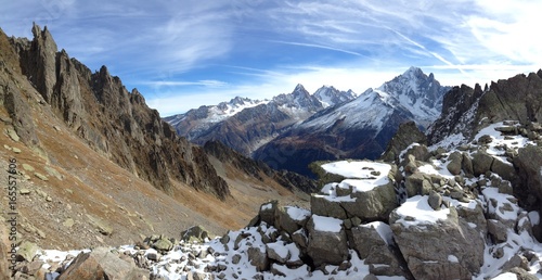 Le massif du Mont Blanc depuis le lac Noir 