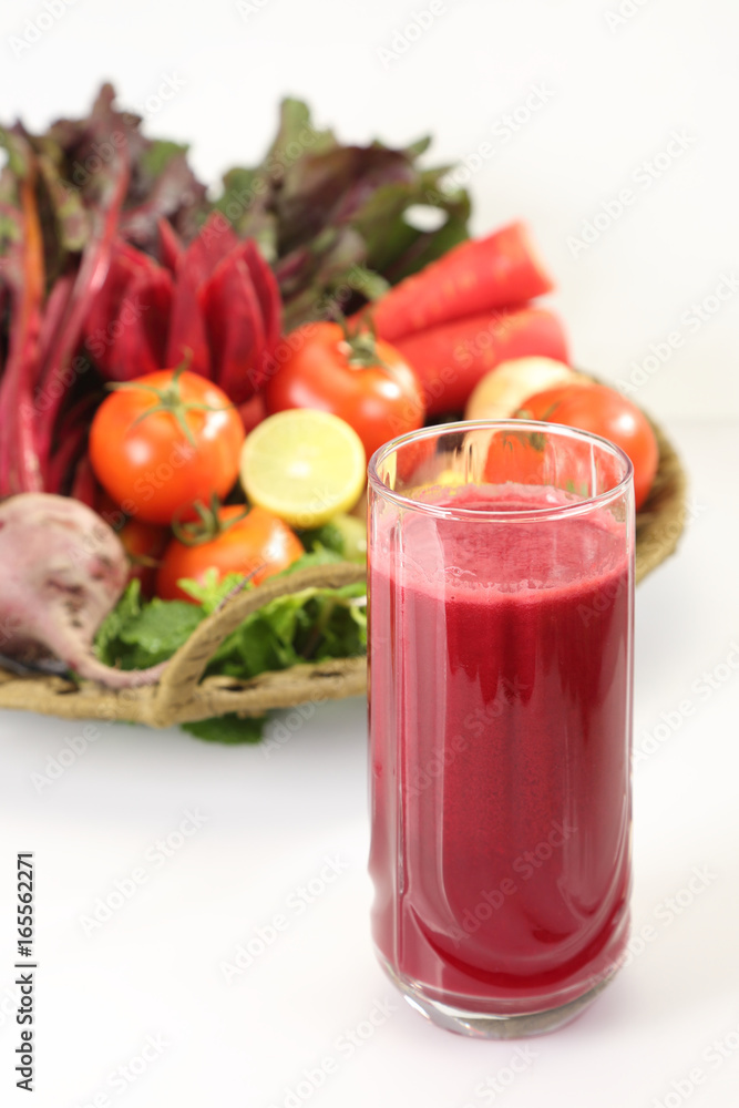 Vegetable Juice with Fresh Vegetables Vegetable Juice with Fresh Vegetables