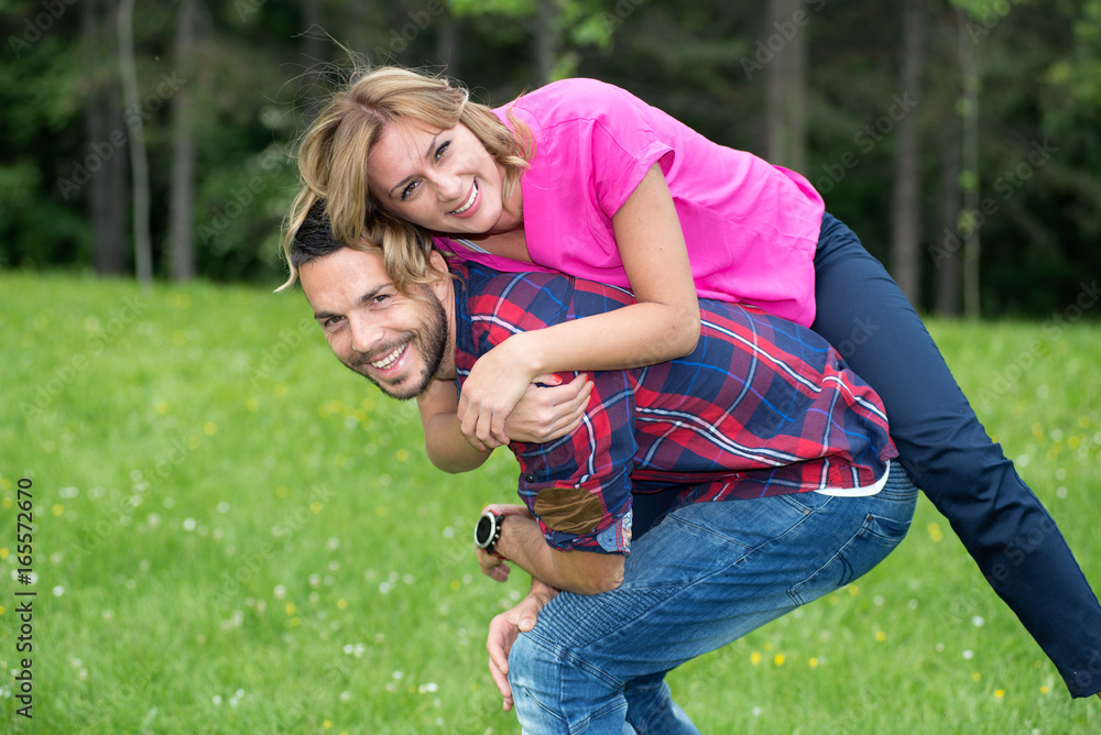Fototapeta premium Young couple,enjoy in park
