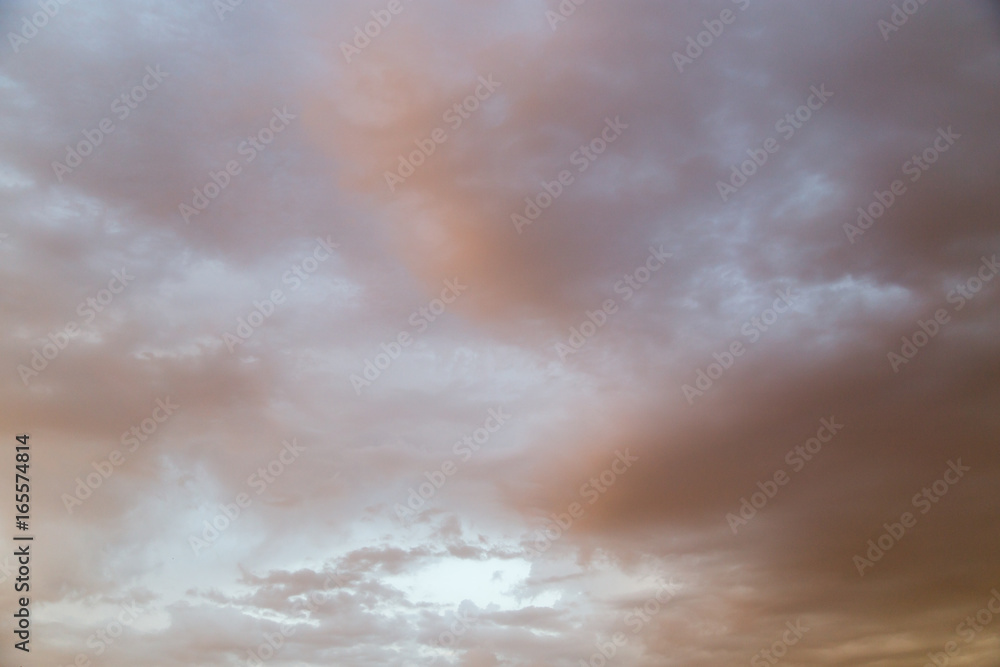 Obraz premium Clouds at sunset as background