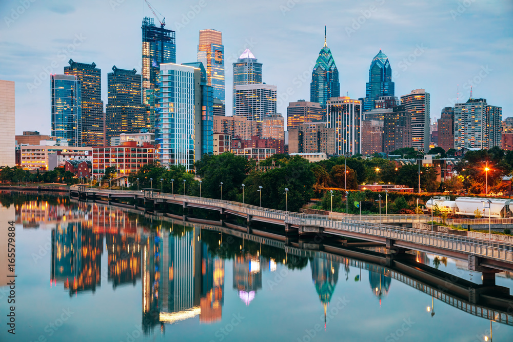 Philadelphia skyline at night - obrazy, fototapety, plakaty 