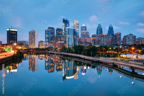 Fototapeta Naklejka Na Ścianę i Meble -  Philadelphia skyline at night