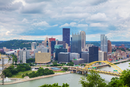 Pittsburgh cityscape with the Ohio river © andreykr